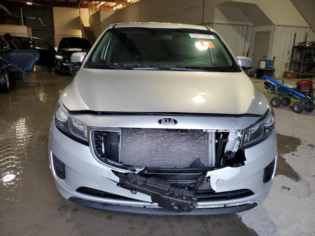 KNDMA5C10H6285002 - 2017 KIA SEDONA L SILVER photo 5