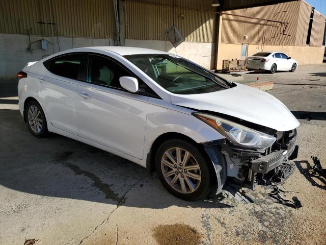 5NPDH4AE4FH609468 - 2015 HYUNDAI ELANTRA SE WHITE photo 4