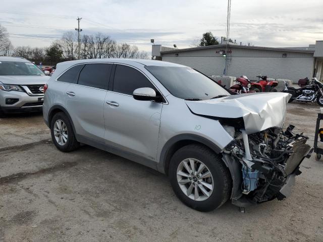 5XYPGDA59KG483447 - 2019 KIA SORENTO LX SILVER photo 4