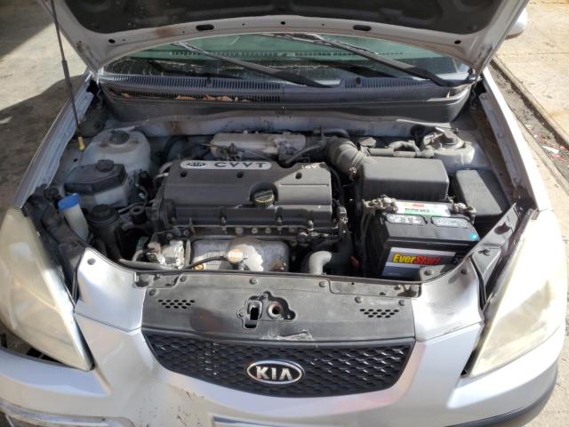 KNADE223696535198 - 2009 KIA RIO BASE GRAY photo 11