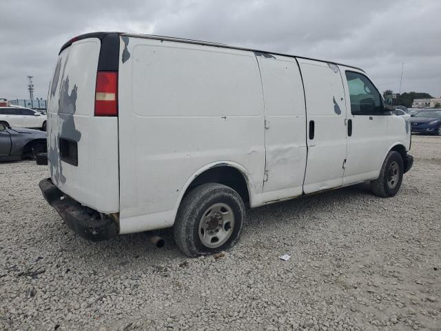 1GCGG25VX71219868 - 2007 CHEVROLET EXPRESS G2 WHITE photo 3