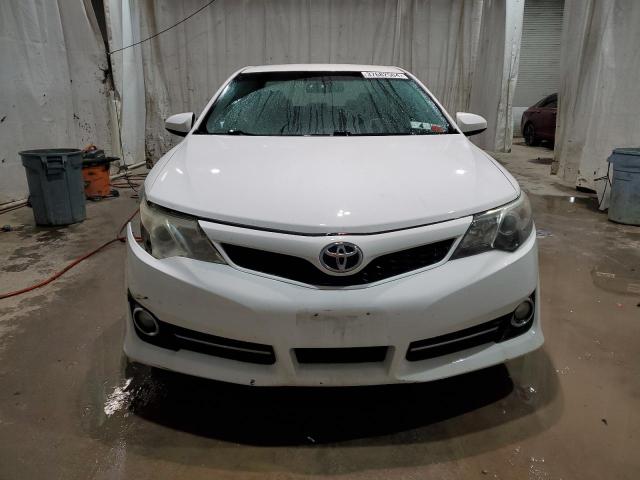 4T1BF1FK8EU372770 - 2014 TOYOTA CAMRY L WHITE photo 5