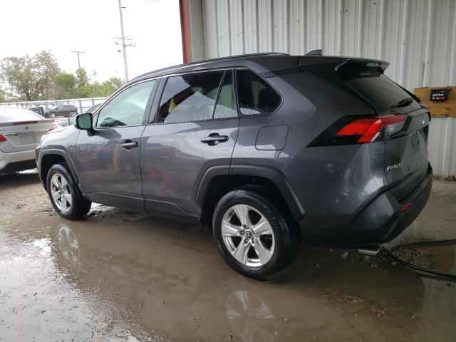 2T3W1RFV2MC165906 - 2021 TOYOTA RAV4 XLE GRAY photo 2