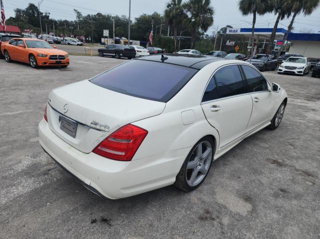 WDDNG7BB5BA393067 - 2011 MERCEDES-BENZ S 550 WHITE photo 4