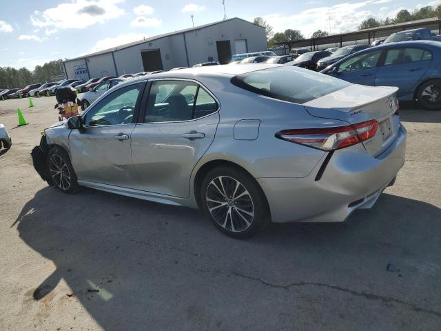 4T1B11HK5JU043059 - 2018 TOYOTA CAMRY L GRAY photo 2