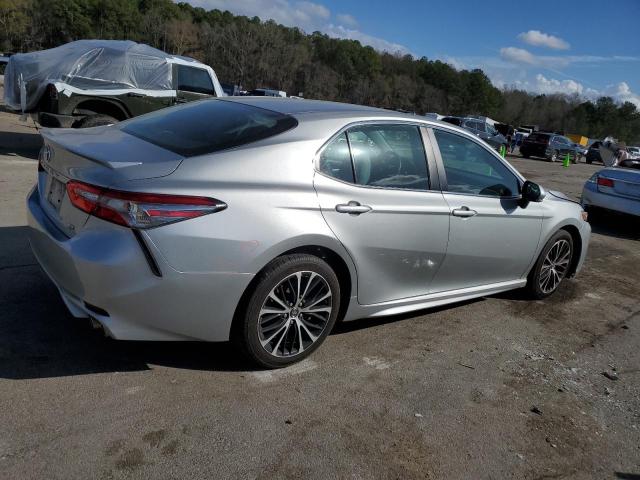 4T1B11HK5JU043059 - 2018 TOYOTA CAMRY L GRAY photo 3