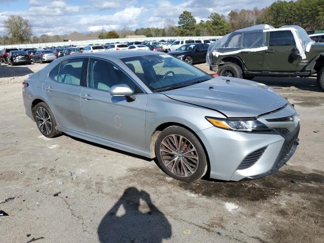 4T1B11HK5JU043059 - 2018 TOYOTA CAMRY L GRAY photo 4