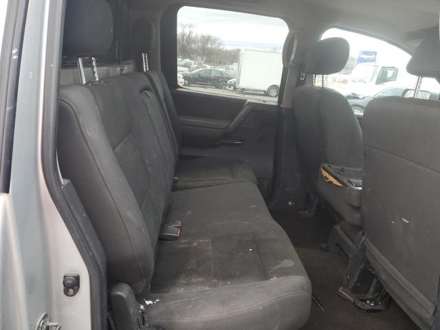 1N6AA07C88N336444 - 2008 NISSAN TITAN XE SILVER photo 10