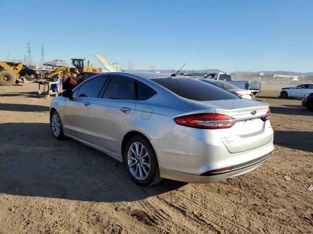 3FA6P0H70HR181786 - 2017 FORD FUSION SE SILVER photo 2