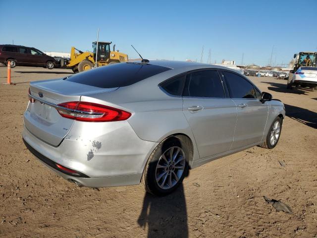 3FA6P0H70HR181786 - 2017 FORD FUSION SE SILVER photo 3