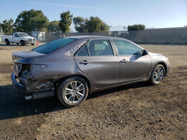 4T1BF1FK5GU593147 - 2016 TOYOTA CAMRY X LE GRAY photo 3