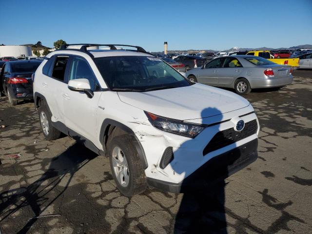 4T3MWRFV9LU008976 - 2020 TOYOTA RAV4 LE WHITE photo 4