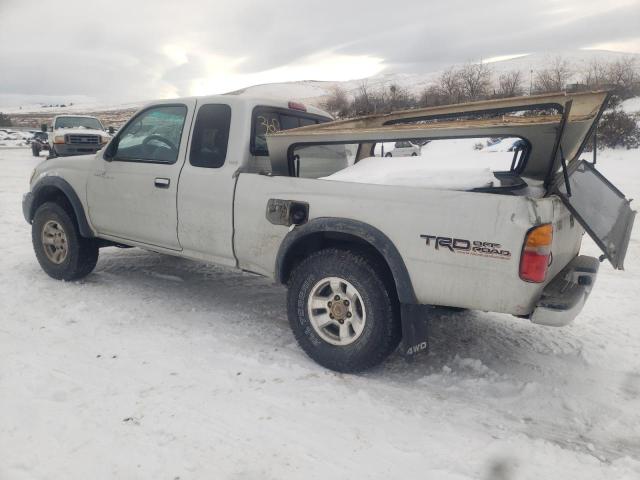 4TAWN72NXYZ645786 - 2000 TOYOTA TACOMA XTRACAB WHITE photo 2