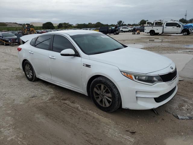 5XXGT4L33JG239500 - 2018 KIA OPTIMA LX WHITE photo 4