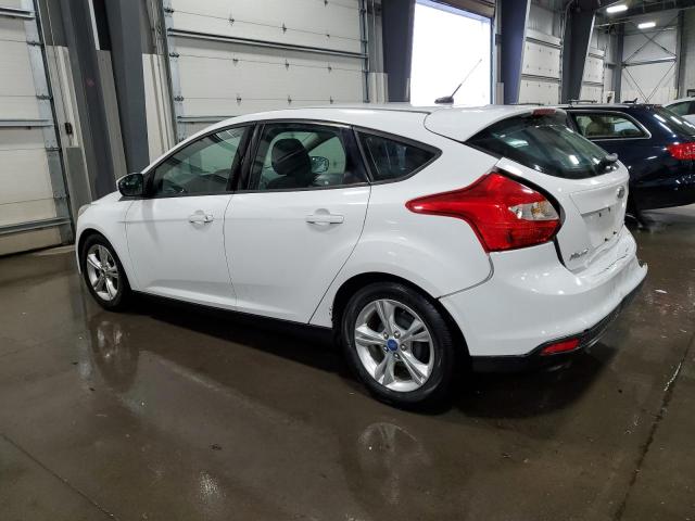 1FADP3K29EL139214 - 2014 FORD FOCUS SE WHITE photo 2