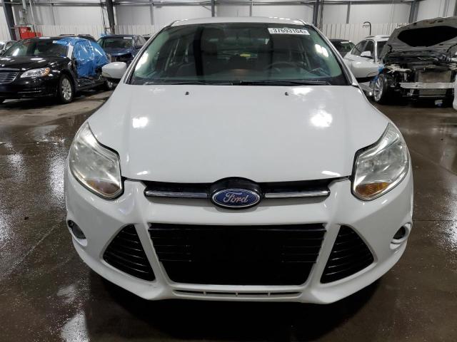 1FADP3K29EL139214 - 2014 FORD FOCUS SE WHITE photo 5