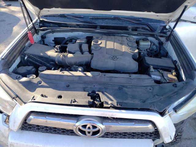 JTEZU5JR0D5060533 - 2013 TOYOTA 4RUNNER SR5 WHITE photo 12