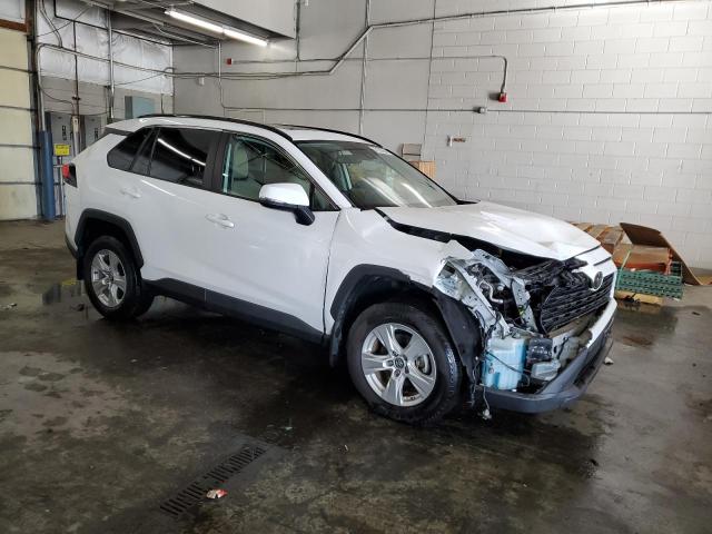 2T3W1RFV8KC026957 - 2019 TOYOTA RAV4 XLE WHITE photo 4