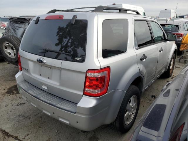 1FMCU0D79CKA17473 - 2012 FORD ESCAPE XLT SILVER photo 3