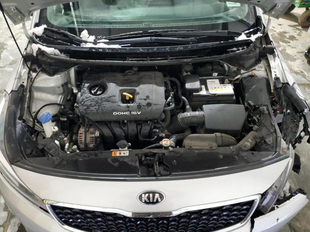 3KPFL4A7XJE274299 - 2018 KIA FORTE LX SILVER photo 11