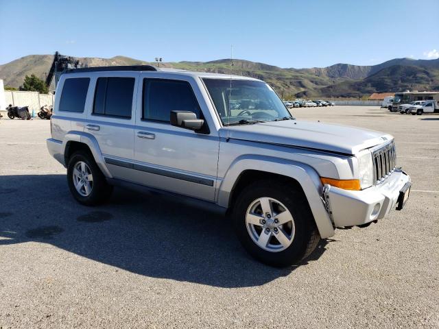 1J8HH48K48C114837 - 2008 JEEP COMMANDER SPORT SILVER photo 4