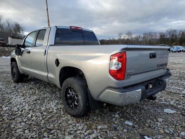 5TFUM5F18JX078778 - 2018 TOYOTA TUNDRA DOUBLE CAB SR/SR5 SILVER photo 2