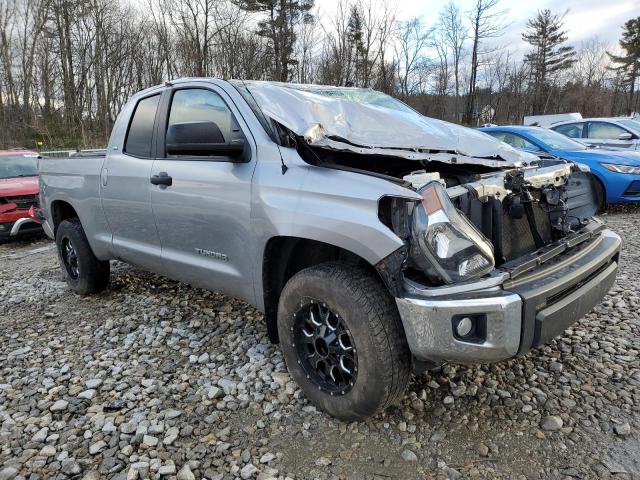 5TFUM5F18JX078778 - 2018 TOYOTA TUNDRA DOUBLE CAB SR/SR5 SILVER photo 4