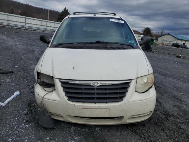 2A8GP54LX6R781645 - 2006 CHRYSLER TOWN & COU TOURING WHITE photo 5