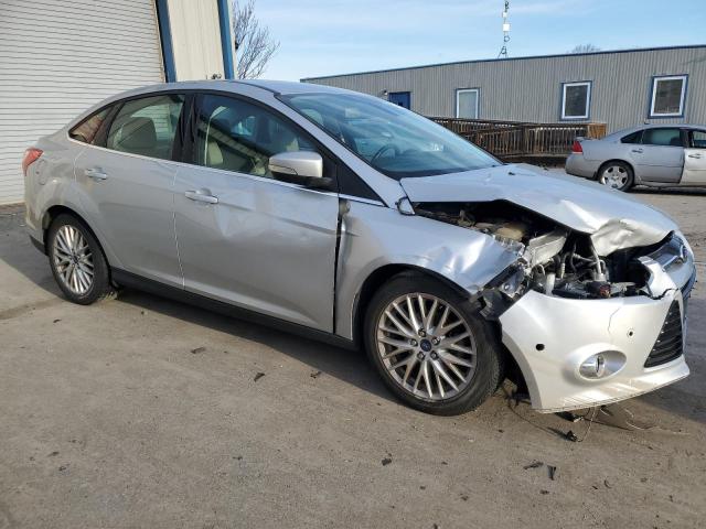 1FAHP3H20CL253527 - 2012 FORD FOCUS SEL SILVER photo 4