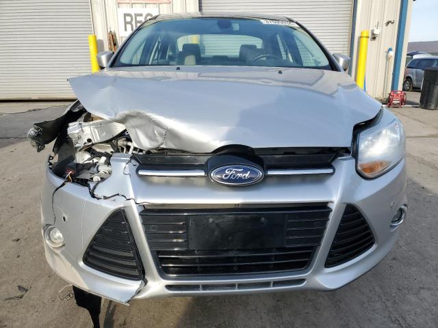 1FAHP3H20CL253527 - 2012 FORD FOCUS SEL SILVER photo 5