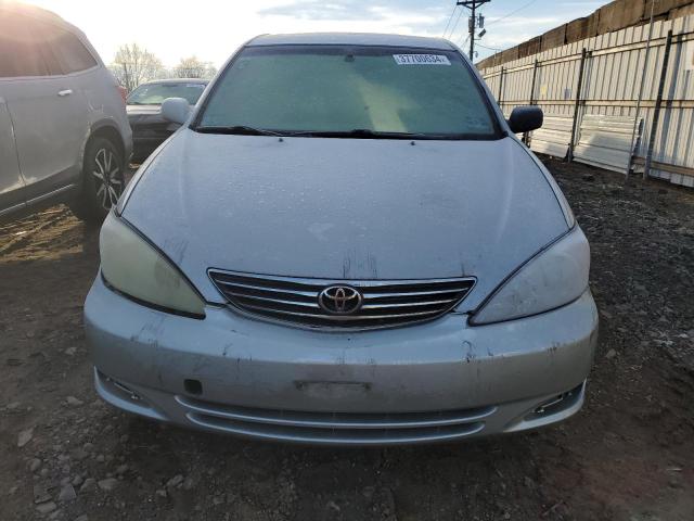 JTDBF30K240152068 - 2004 TOYOTA CAMRY LE SILVER photo 5