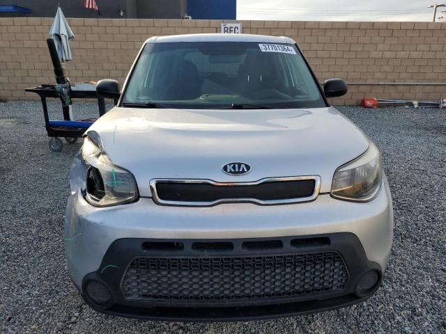 KNDJN2A23G7831026 - 2016 KIA SOUL SILVER photo 5