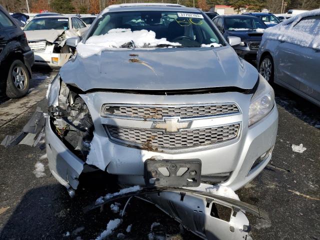 1G11H5SA7DF260598 - 2013 CHEVROLET MALIBU LTZ ვერცხლისფერი ფოტო 5