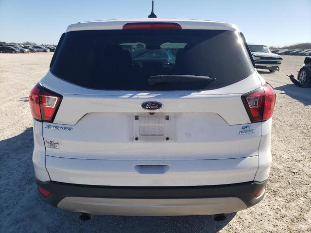 1FMCU0GD6KUC52546 - 2019 FORD ESCAPE SE WHITE photo 6