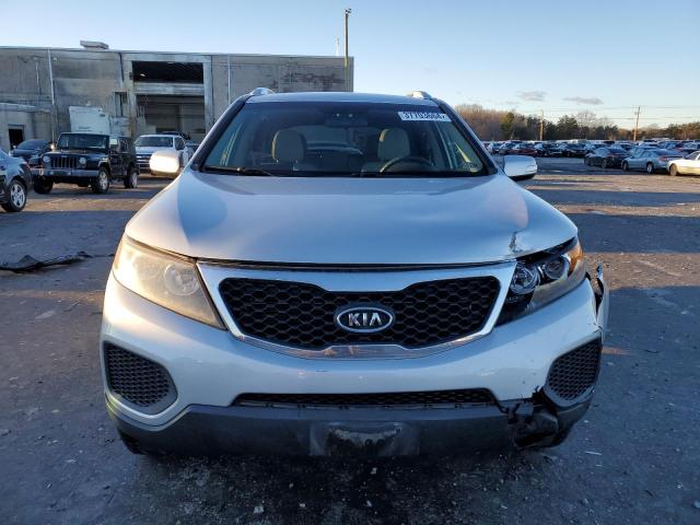 5XYKTDA21BG061183 - 2011 KIA SORENTO BASE SILVER photo 5