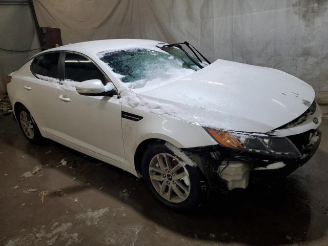 KNAGM4A71B5135237 - 2011 KIA OPTIMA LX WHITE photo 4