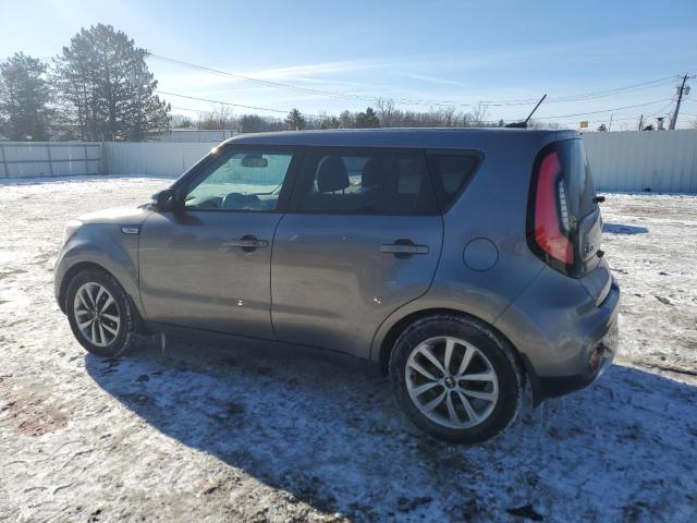 KNDJP3A5XJ7574643 - 2018 KIA SOUL + GRAY photo 2