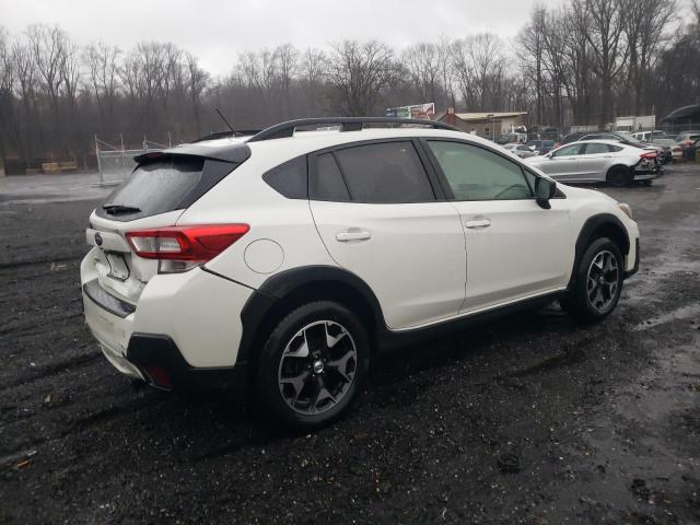 JF2GTAAC3JG269334 - 2018 SUBARU CROSSTREK WHITE photo 3