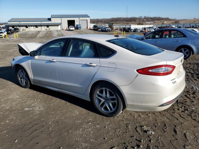 3FA6P0HR2DR358818 - 2013 FORD FUSION SE WHITE photo 2