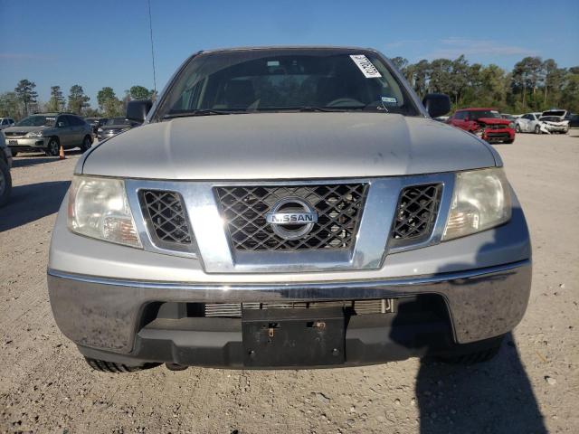 1N6AD09U69C425665 - 2009 NISSAN FRONTIER CREW CAB SE SILVER photo 5