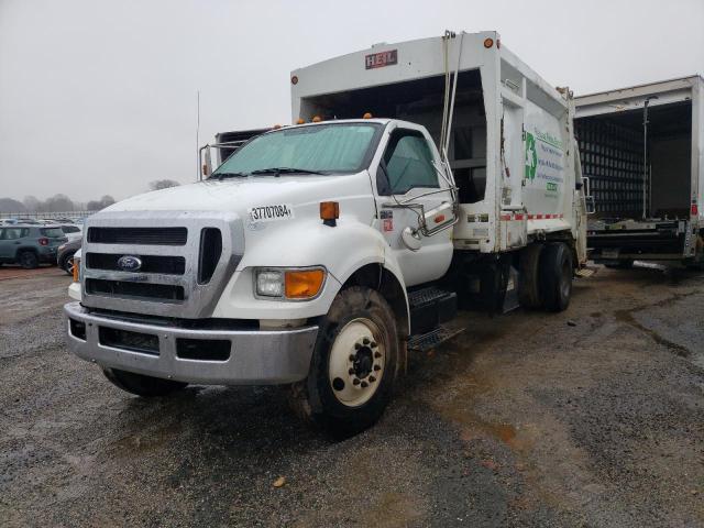 3FRXF7FE0BV152723 - 2011 FORD F750 SUPER DUTY WHITE photo 2