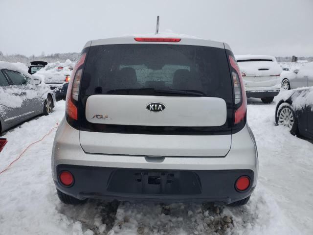 KNDJN2A27H7478212 - 2017 KIA SOUL SILVER photo 6