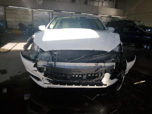 3FA6P0HR6DR312229 - 2013 FORD FUSION SE WHITE photo 5