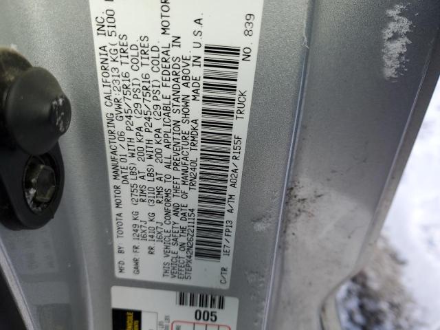 5TEPX42N26Z211154 - 2006 TOYOTA TACOMA GRAY photo 12