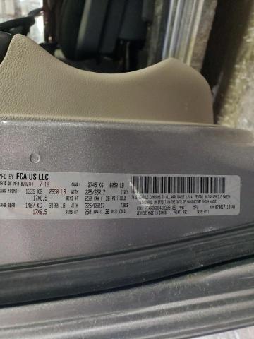 2C4RDGBG4JR309105 - 2018 DODGE GRAND CARA SE GRAY photo 13