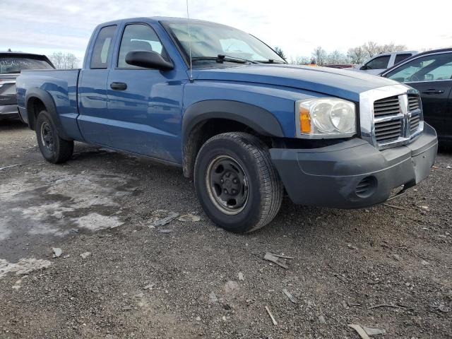 1D7HW22K35S271681 - 2005 DODGE DAKOTA ST BLUE photo 4