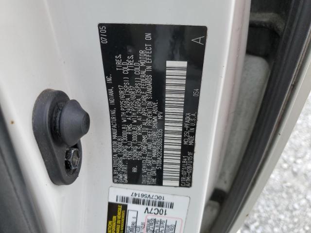 5TDBA22C25S051335 - 2005 TOYOTA SIENNA XLE WHITE photo 13