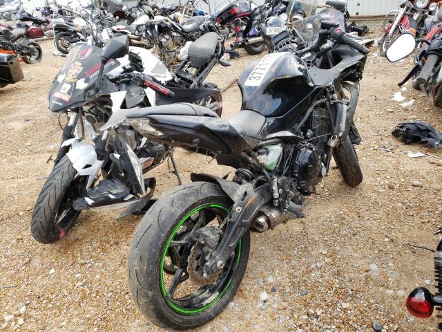 JKAEXEJ13KDA03988 - 2019 KAWASAKI EX650 J შავი ფოტო 4
