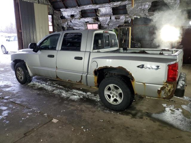 1D7HW48N65S322135 - 2005 DODGE DAKOTA QUAD SLT SILVER photo 2