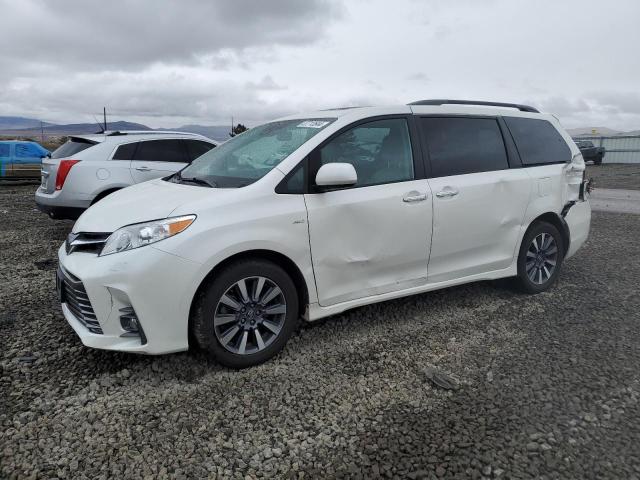 2020 TOYOTA SIENNA XLE, 